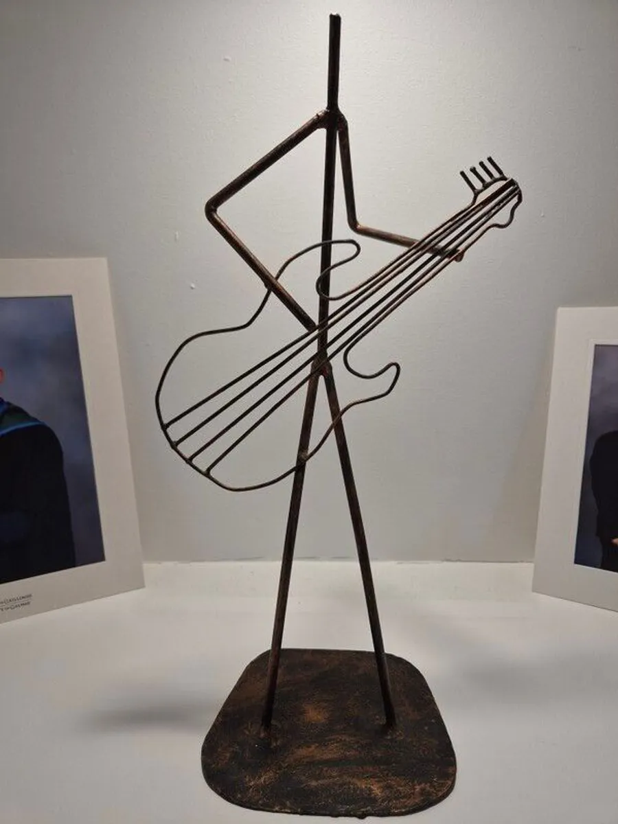 Guitar Man - Image 1