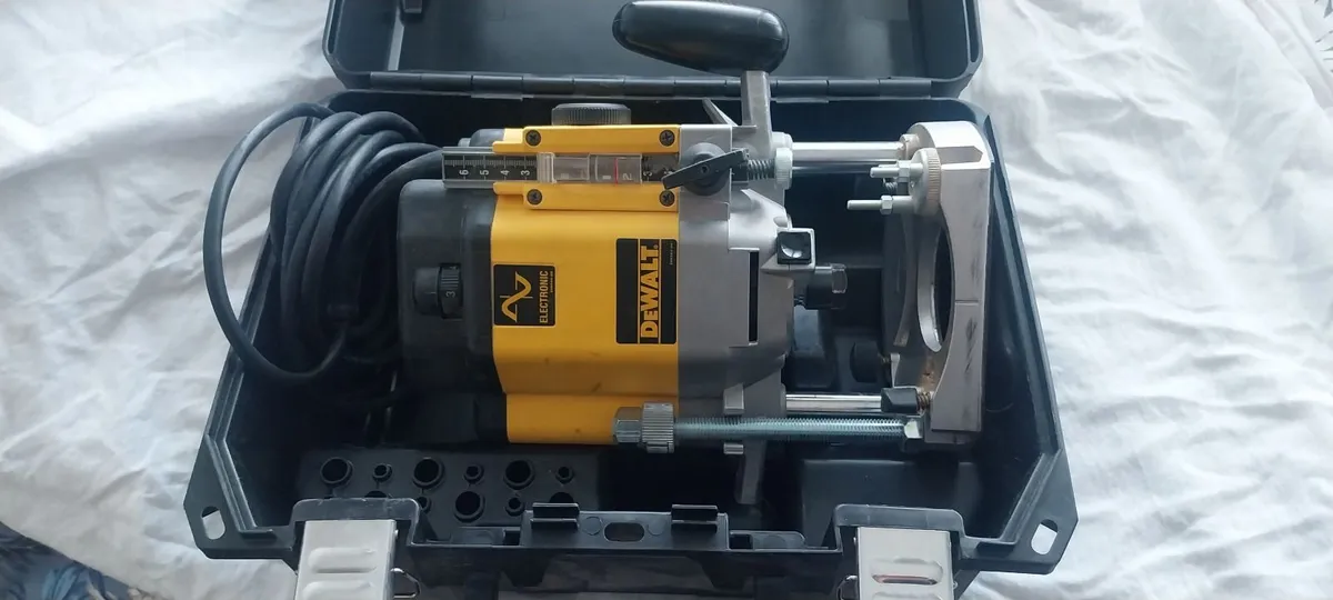 Dewalt router - Image 1