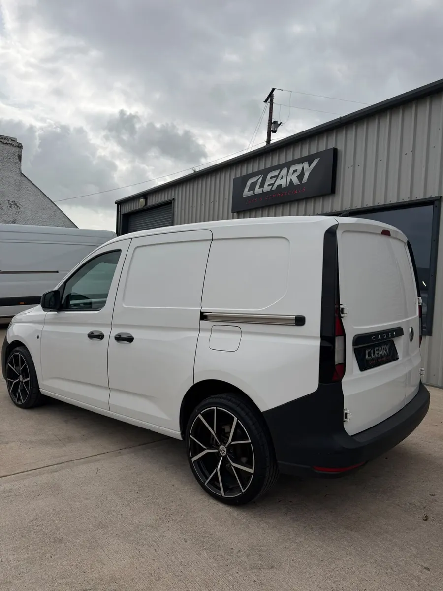 Volkswagen Caddy 2022 - Image 2
