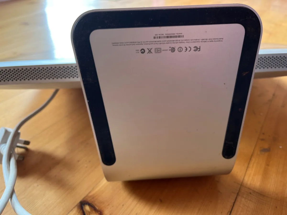 Apple iMac A1311 21.5" - Image 3
