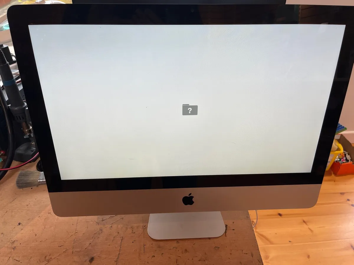 Apple iMac A1311 21.5" - Image 1