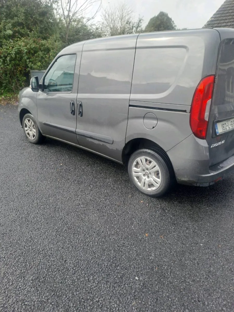 Van - Image 4