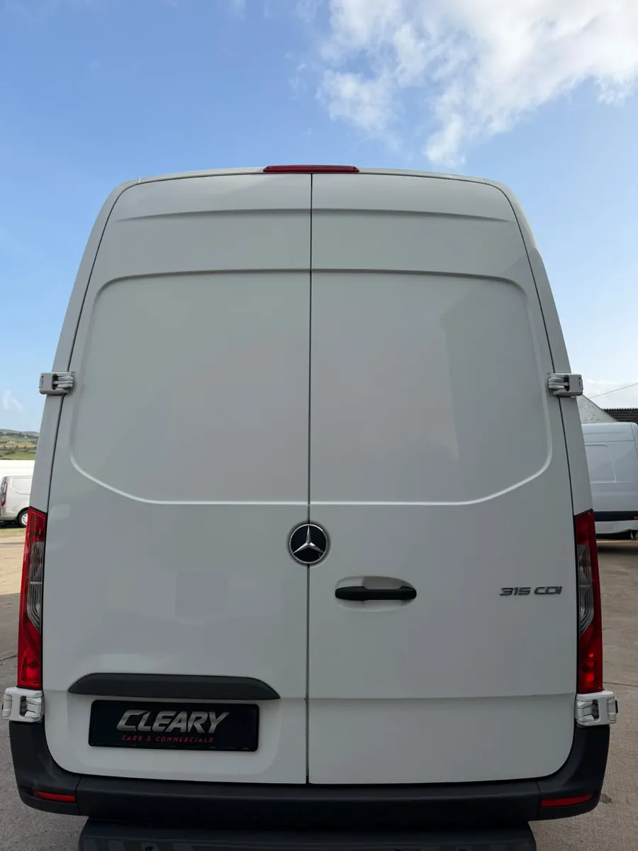 Mercedes-Benz Sprinter 2022 - Image 4