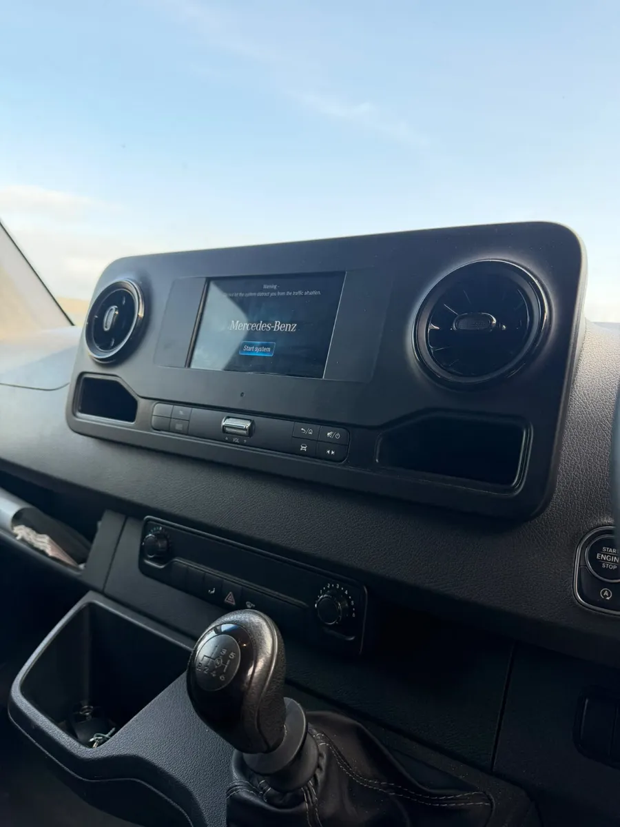 Mercedes-Benz Sprinter 2022 - Image 3