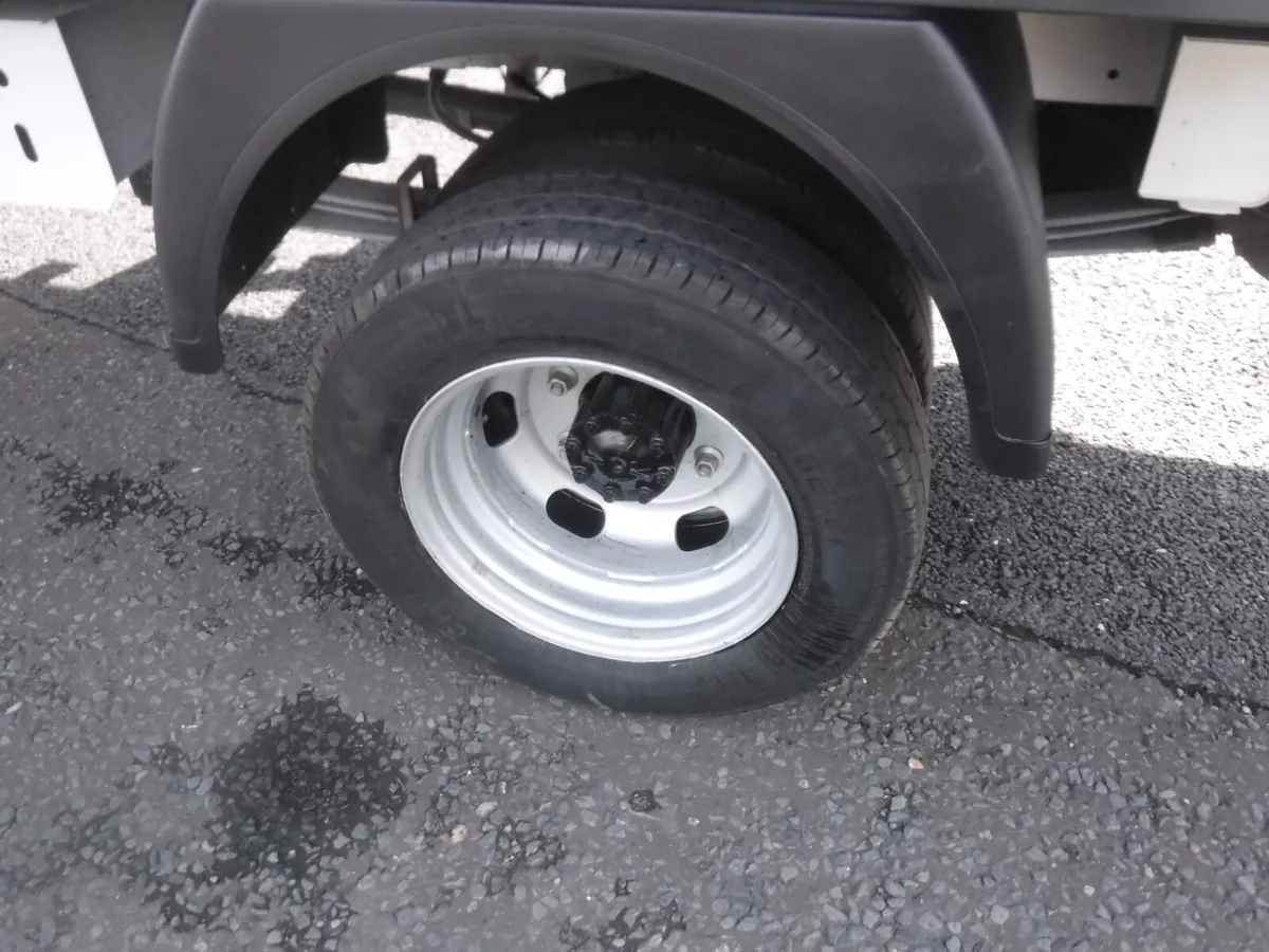 Nissan Interstar 2022 3500kg gross twin rear wheel - Image 4