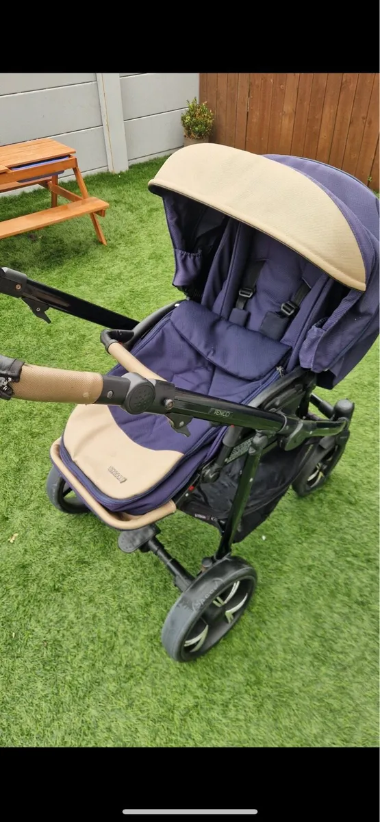 Venicci 3 in 1 travel system - Image 3