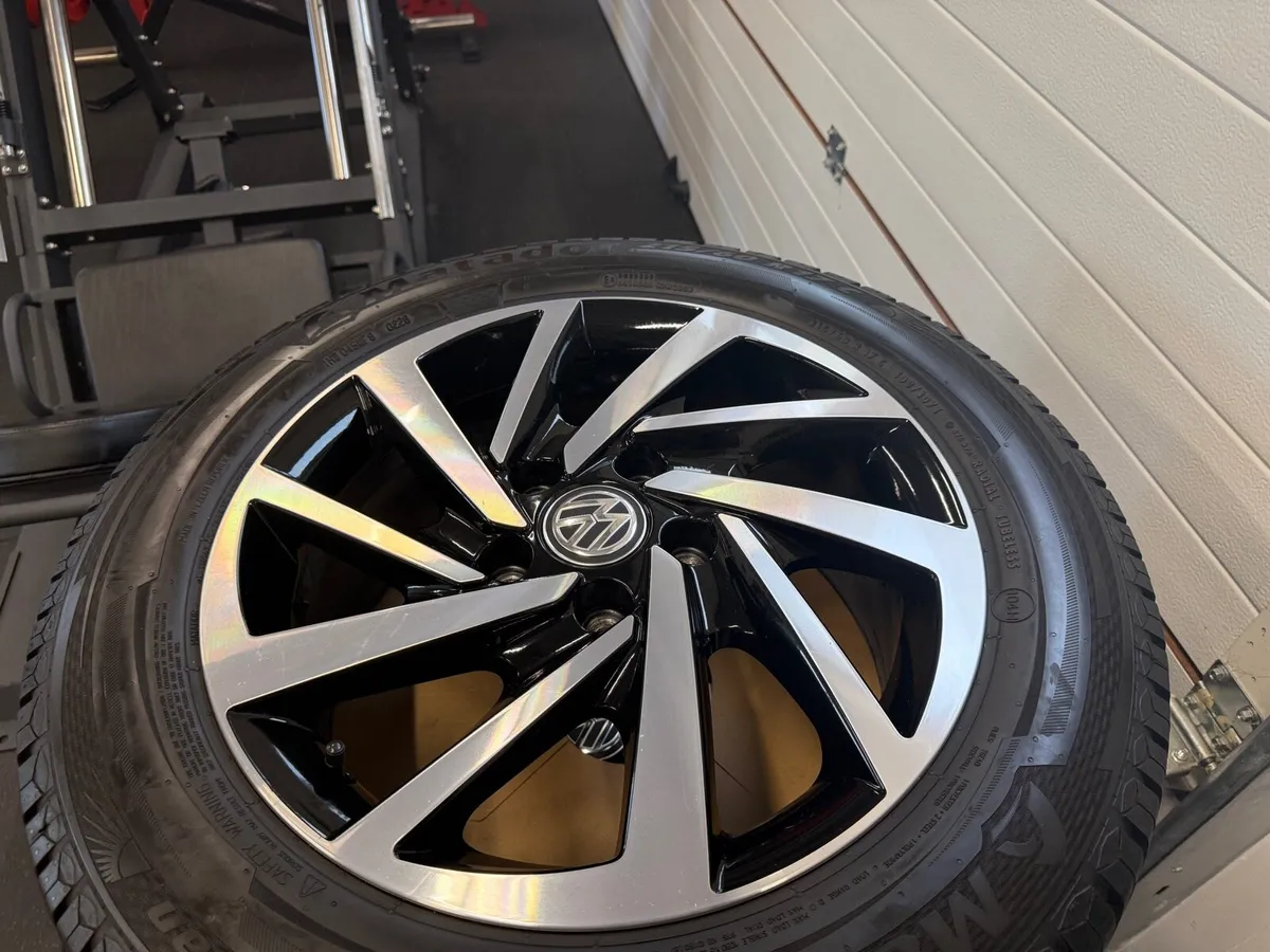 VW Transporter 18” OEM Alloy Wheels & Tyres - Image 3