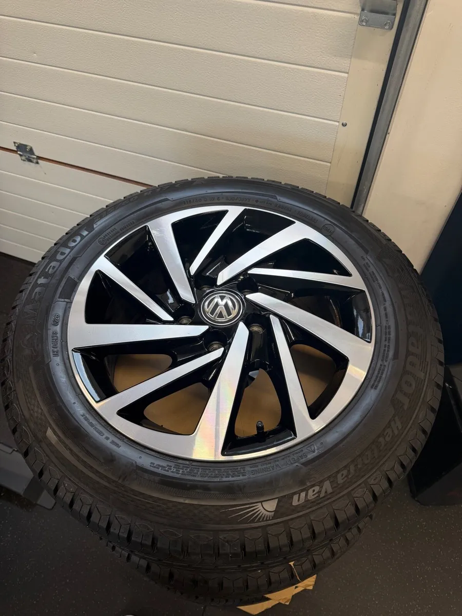 VW Transporter 18” OEM Alloy Wheels & Tyres - Image 1