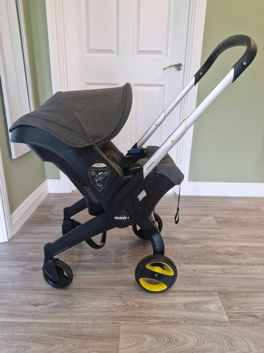 Doona Car Seat / Stroller - Image 4