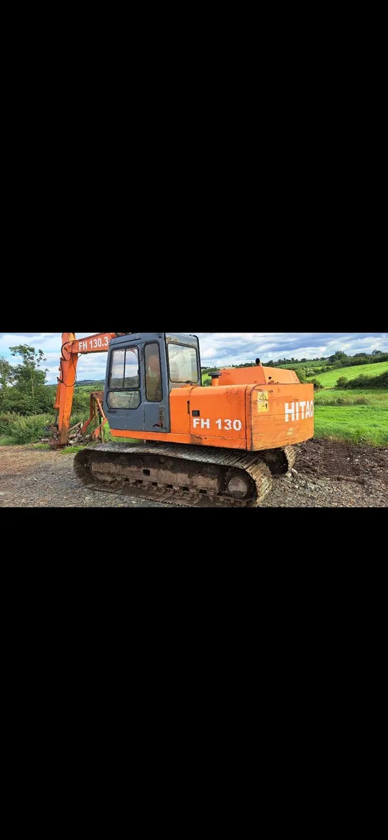 Hitachi FH 130.3 digger - Image 1