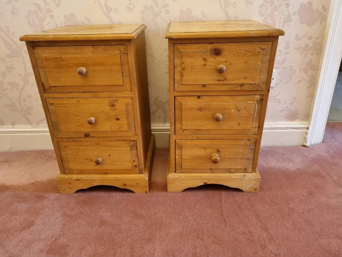 2 Keen Pine Bedside Lockers - Image 3