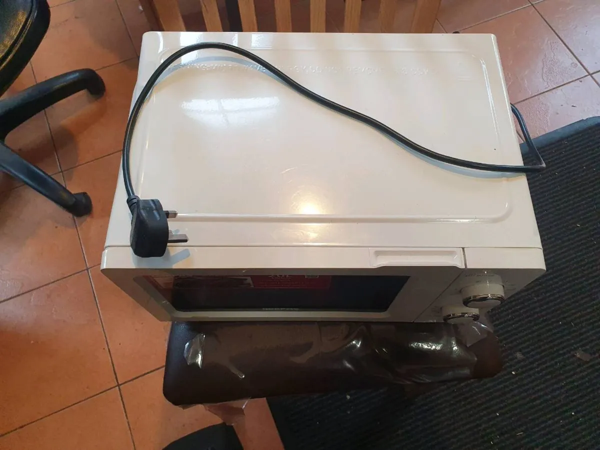 microwave - Image 2