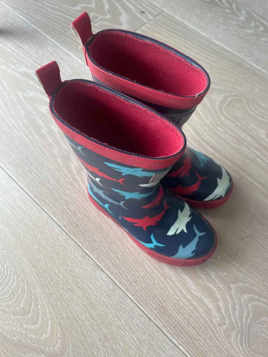 Child’s rain boots - Image 2
