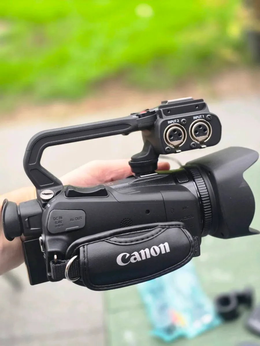 Canon XA20 (Mint Condition) - Image 3