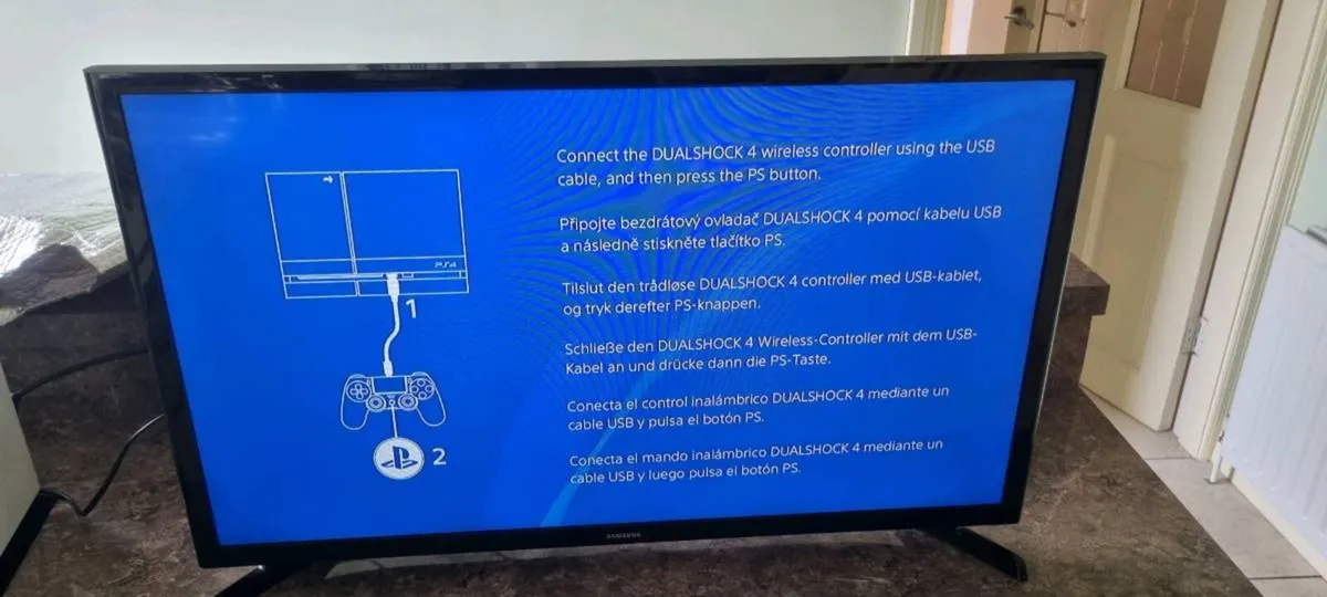 Samsung 32" LED TV (Model HG32ED450SW) with Remote - Image 1