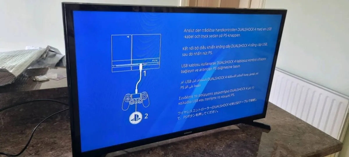 Samsung 32" LED TV (Model HG32ED450SW) with Remote - Image 3