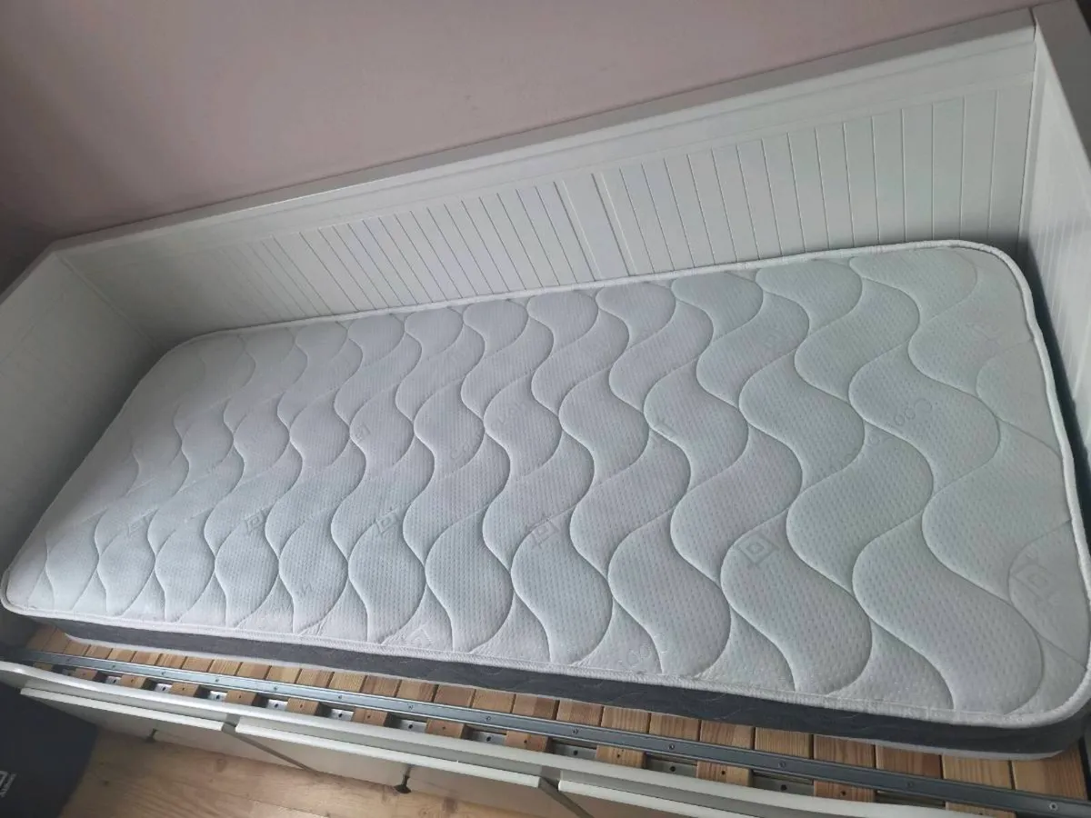 Small single mattress - Image 1