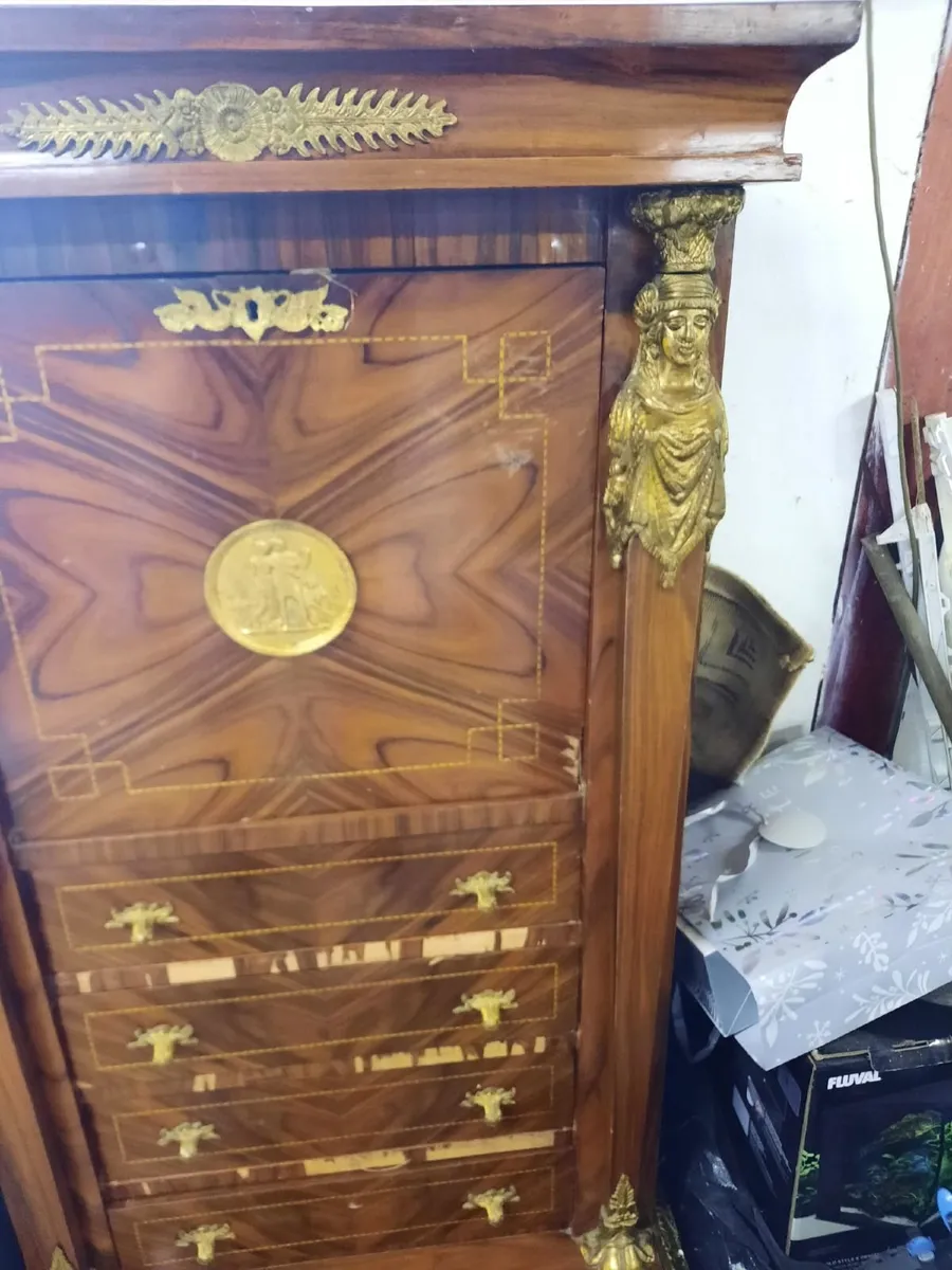 Antique cabinet - Image 2