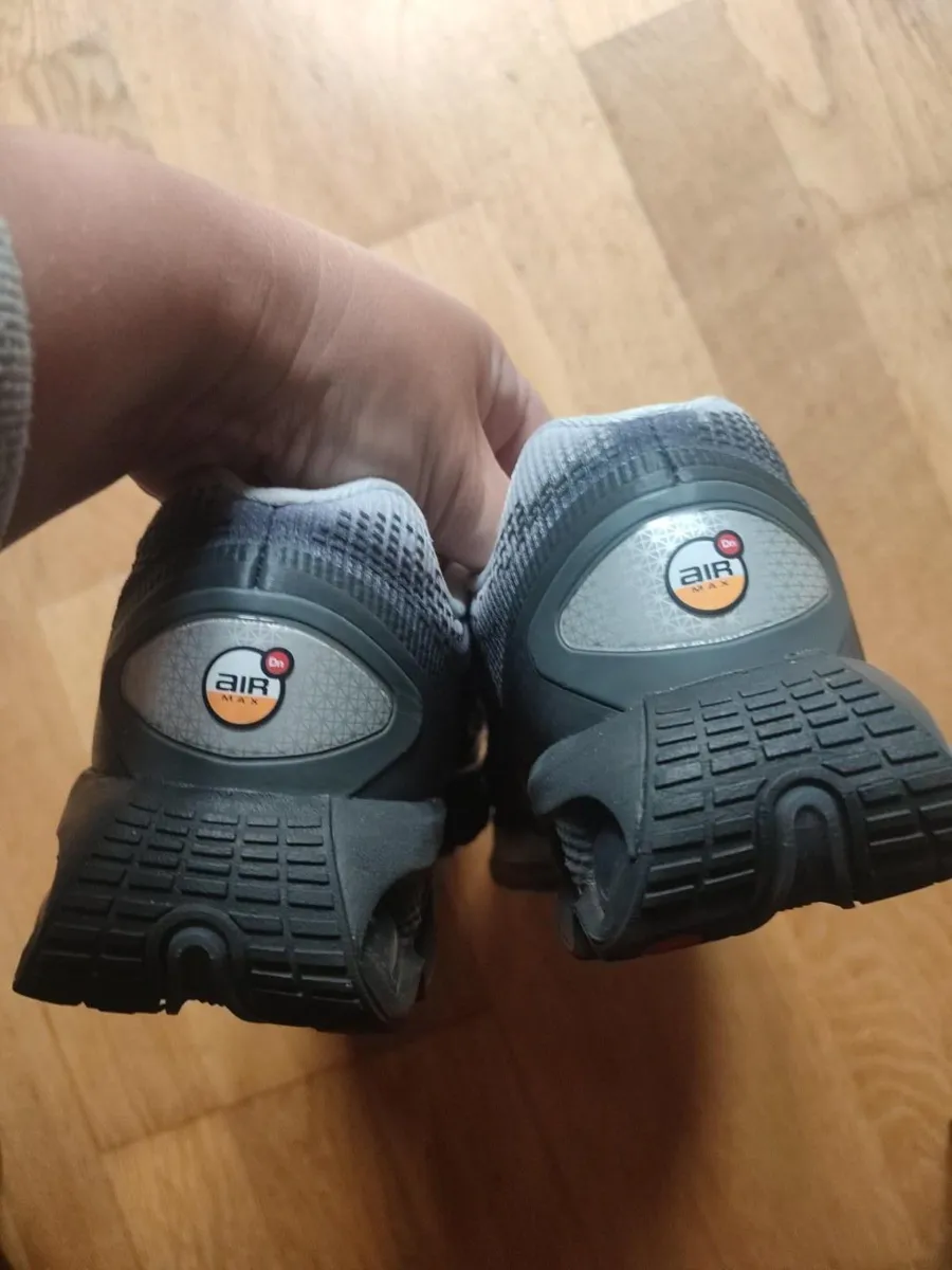 Nike Air Max - worn few times - Image 2