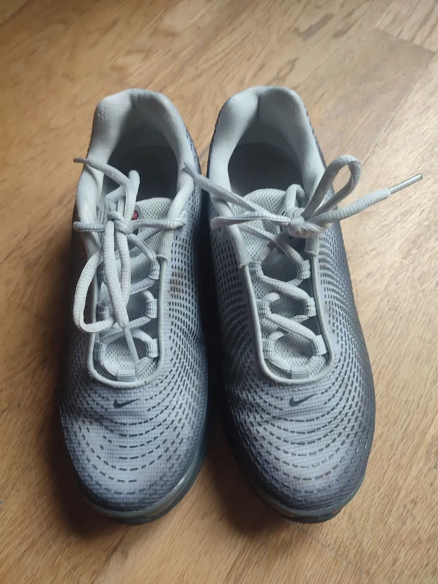 Nike Air Max - worn few times - Image 1