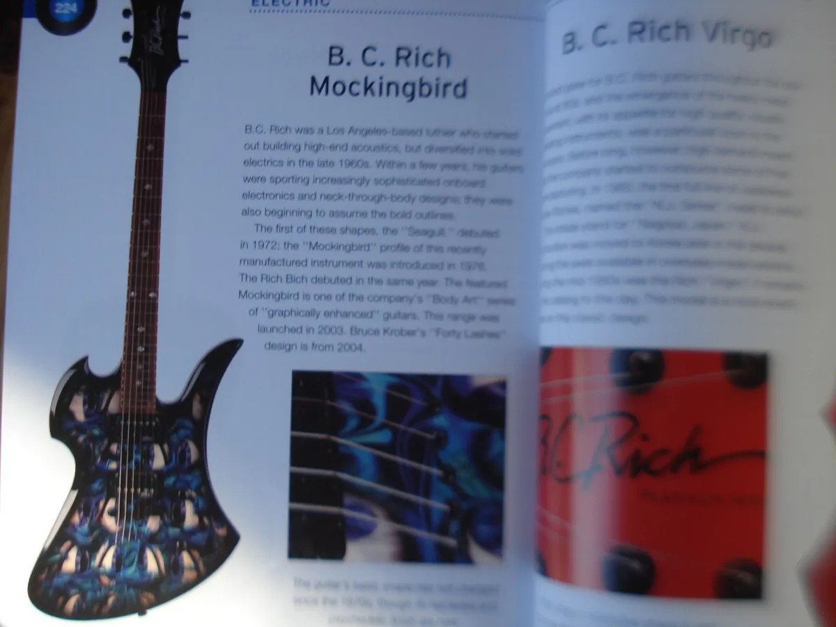 THE ILLUSTRATED CATALOG OF GUITARS BOOK. - Image 4