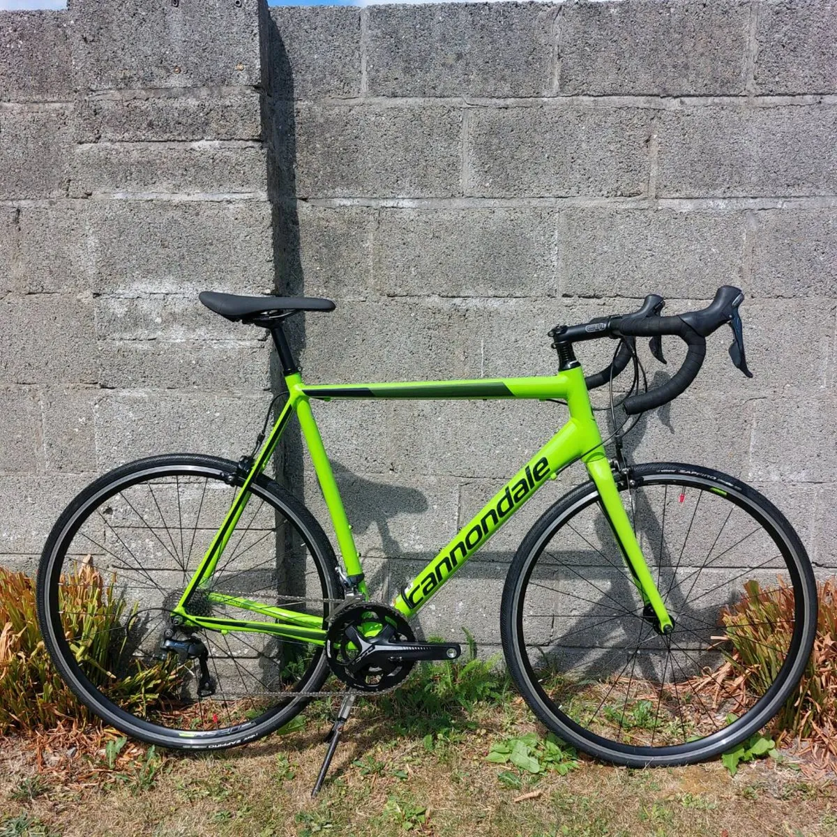 Cannondale CAAD Tiagra Road Bike -60cm - As New - Image 1