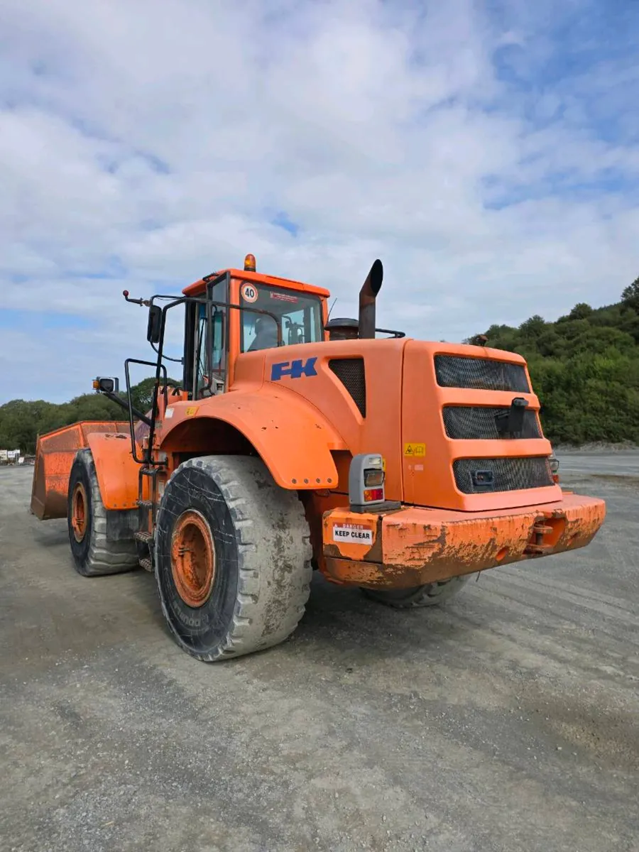 Fiat kobelco loading shovel - Image 1