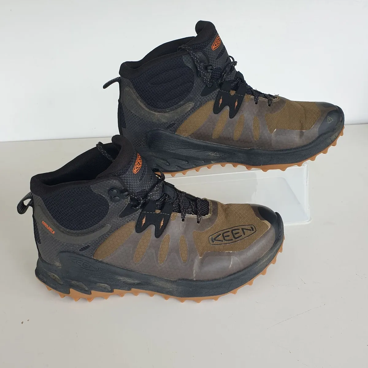 Keen Zionic mid waterproof boots size 8.5 EU 42.5 - Image 2