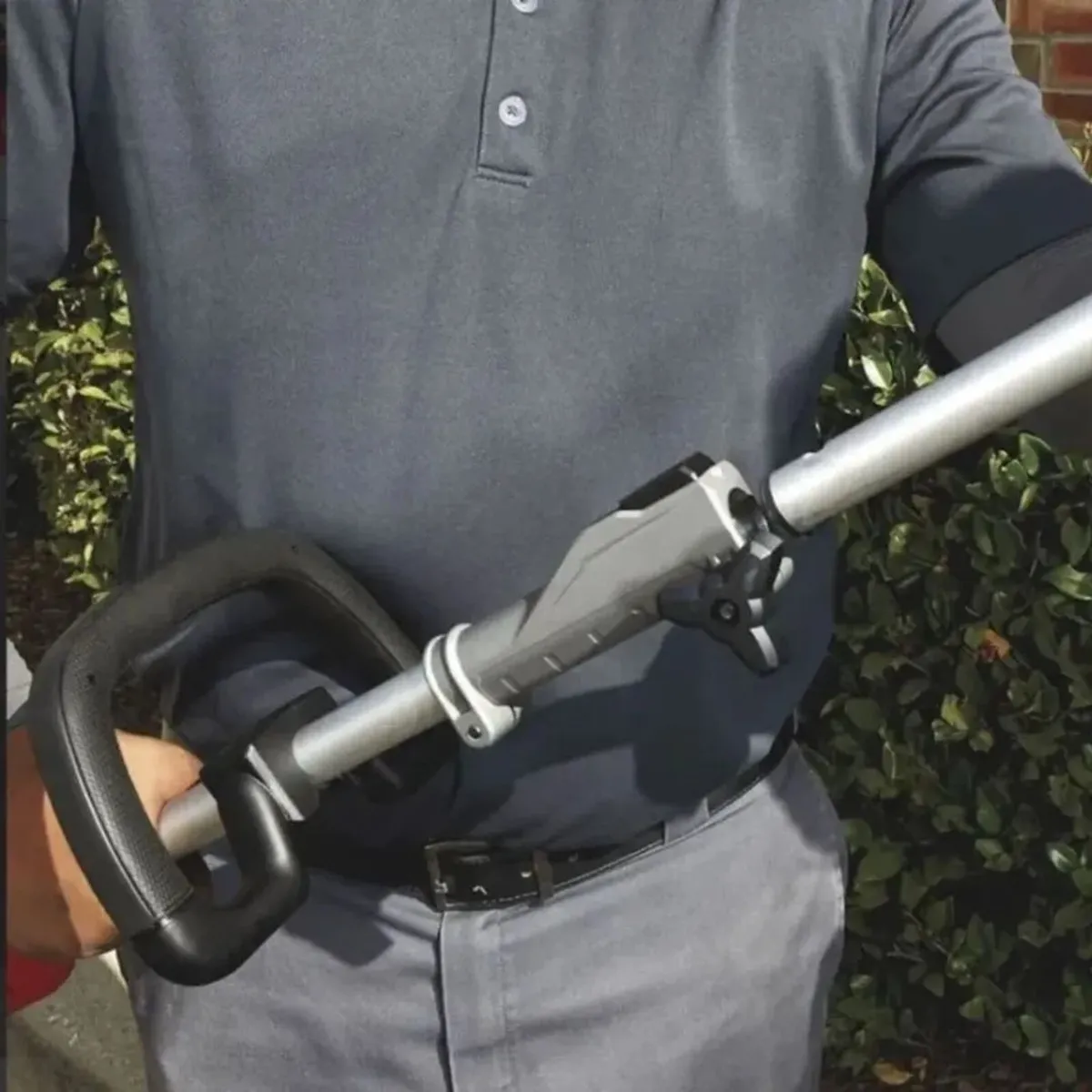Milwaukee Quick-Lock Strimmer Extension Attachment - Image 4