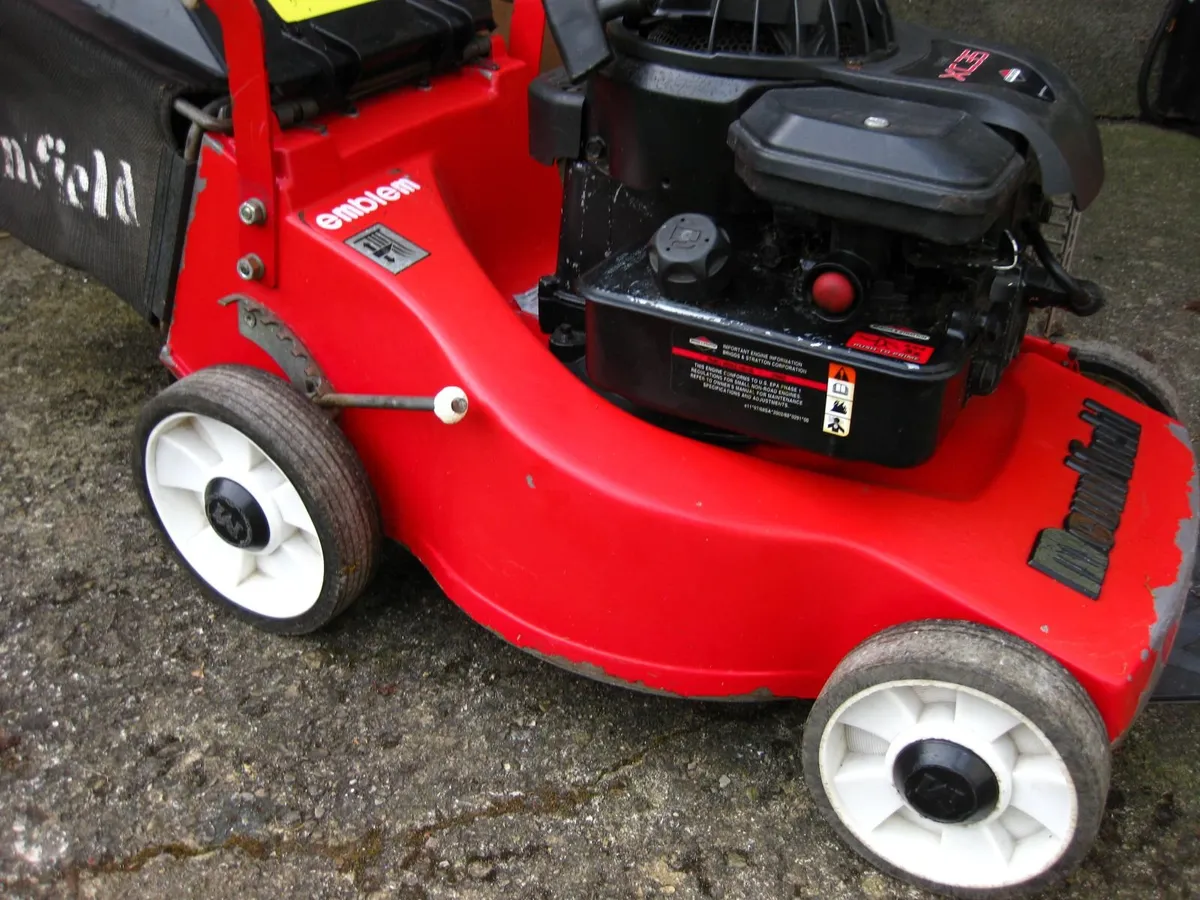 Mountfield / Briggs & Stratton 3.5HP Lawnmower. - Image 3