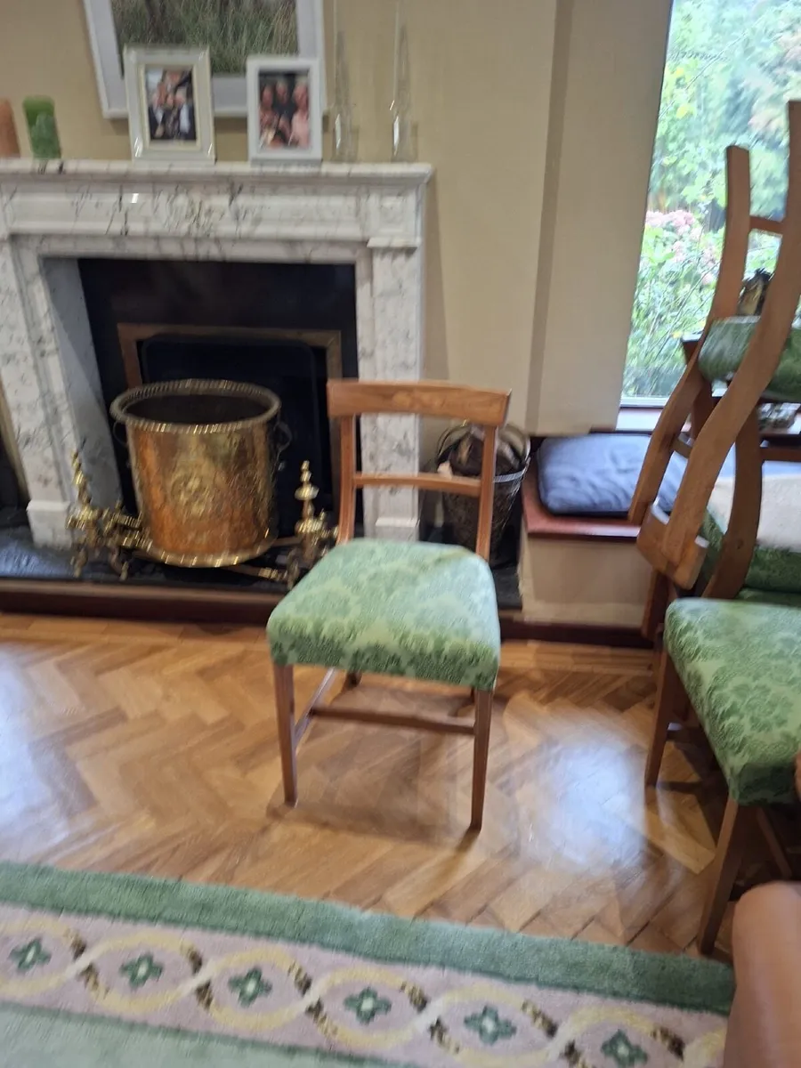 Dining room Table and chairs - Image 3