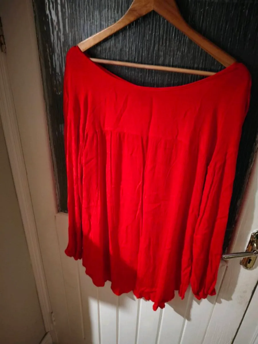 Ladies Red Longsleeve Cheesecloth top, new never w - Image 2
