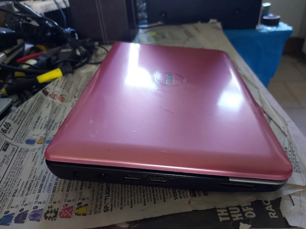DELL Inspiron Mini 10 Laptop, 1GB, 150GB, Win 7 - Image 2
