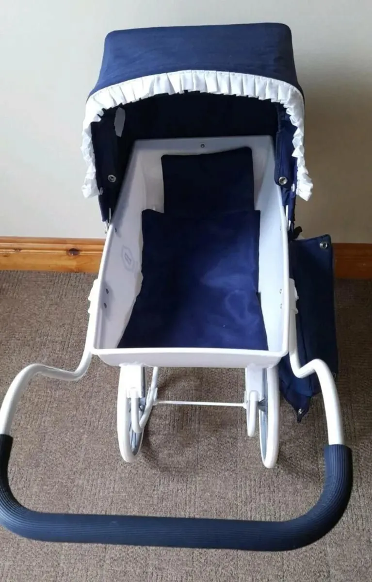 Bella Rosa Doll pram - Image 3