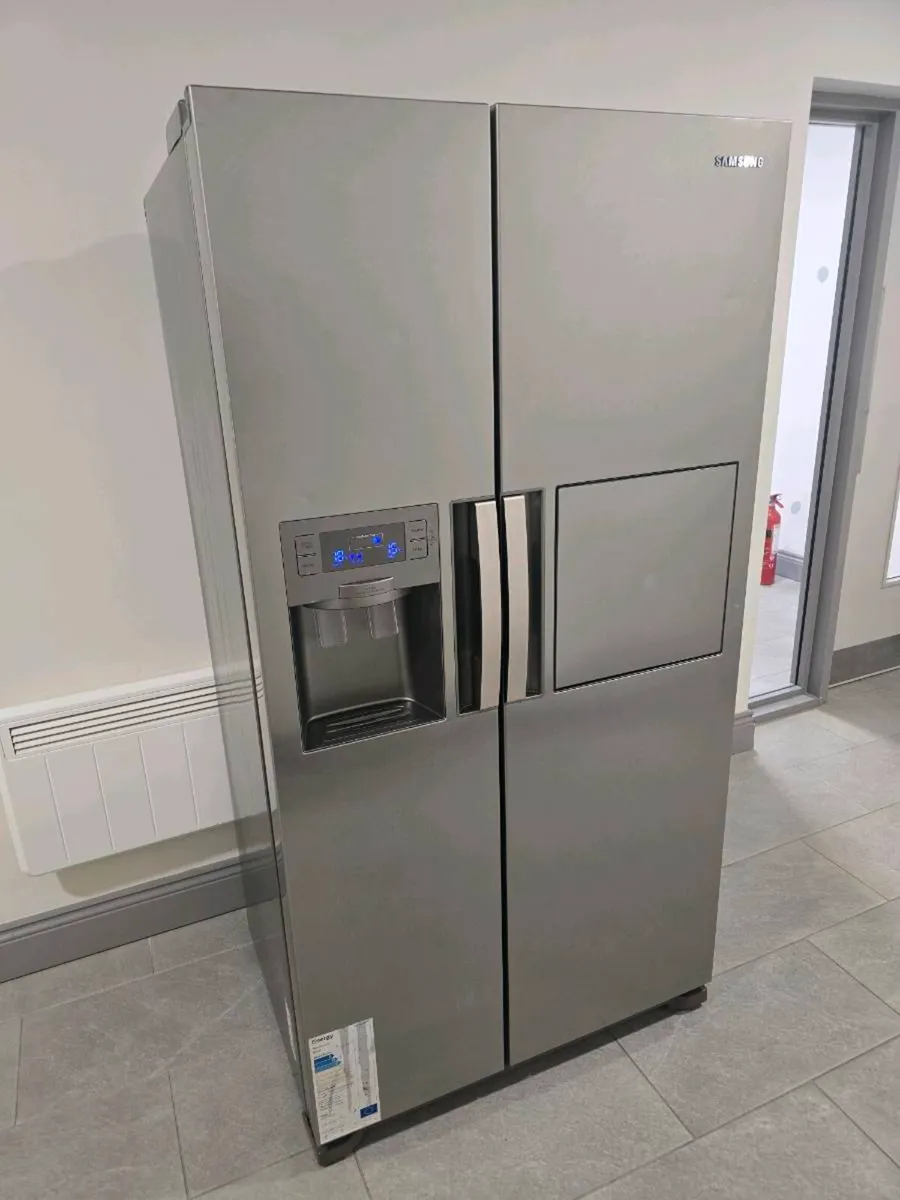 Samsung American Fridge Freezer - Image 1