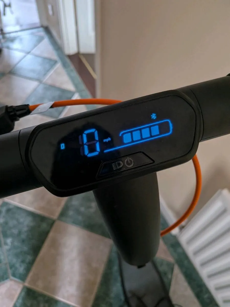 Ninebot E2 Pro Electric Scooter - Image 4
