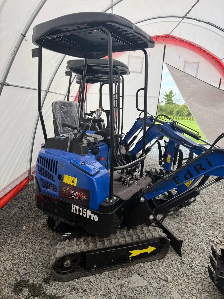 mini digger 1.5t - Image 2