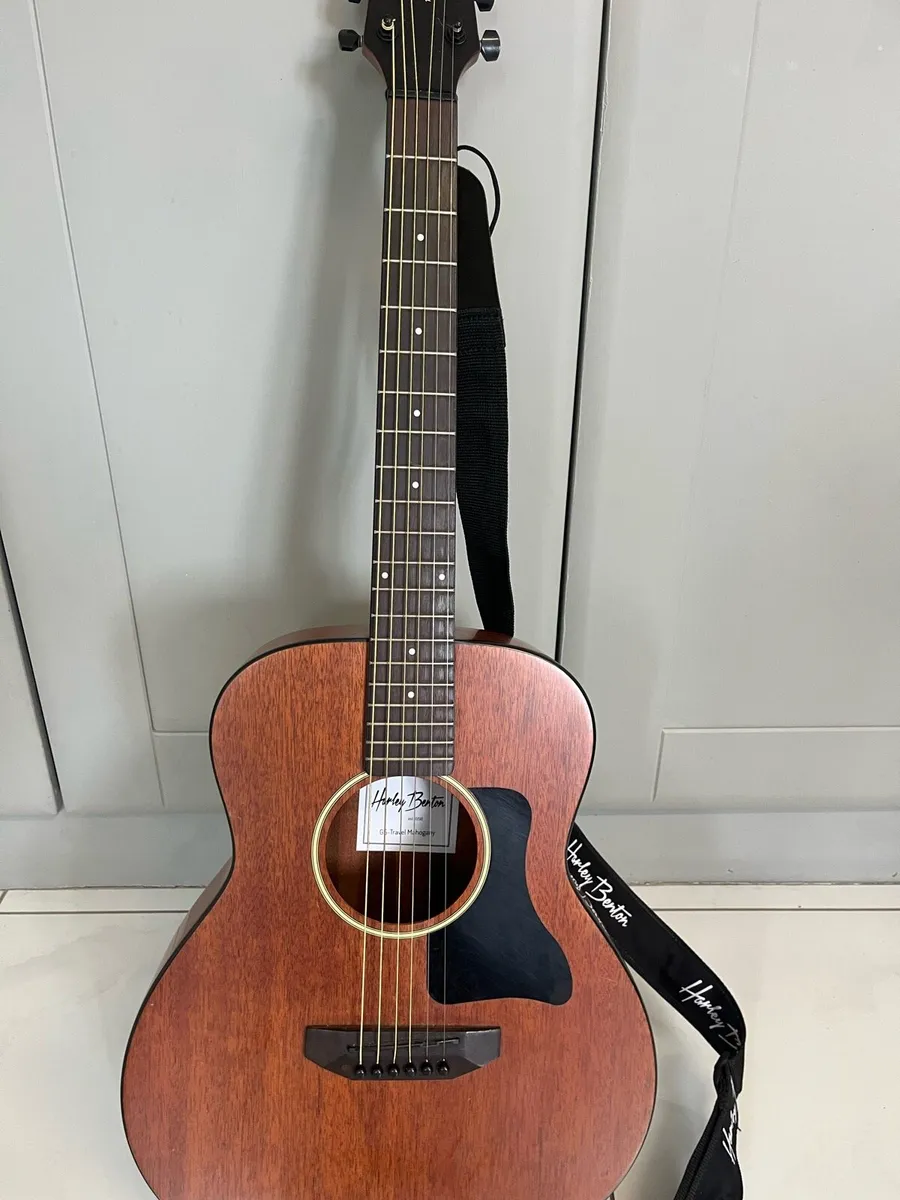 Harvey Benton Travel guitar