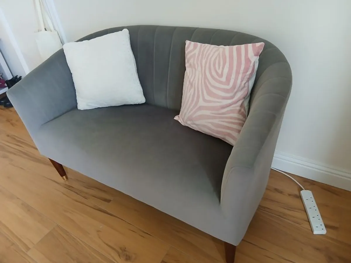 Couch - Image 2