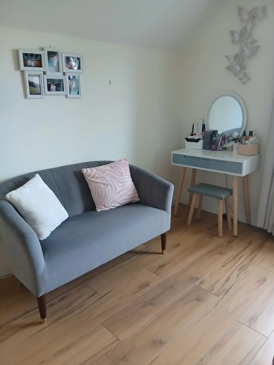 Couch - Image 3