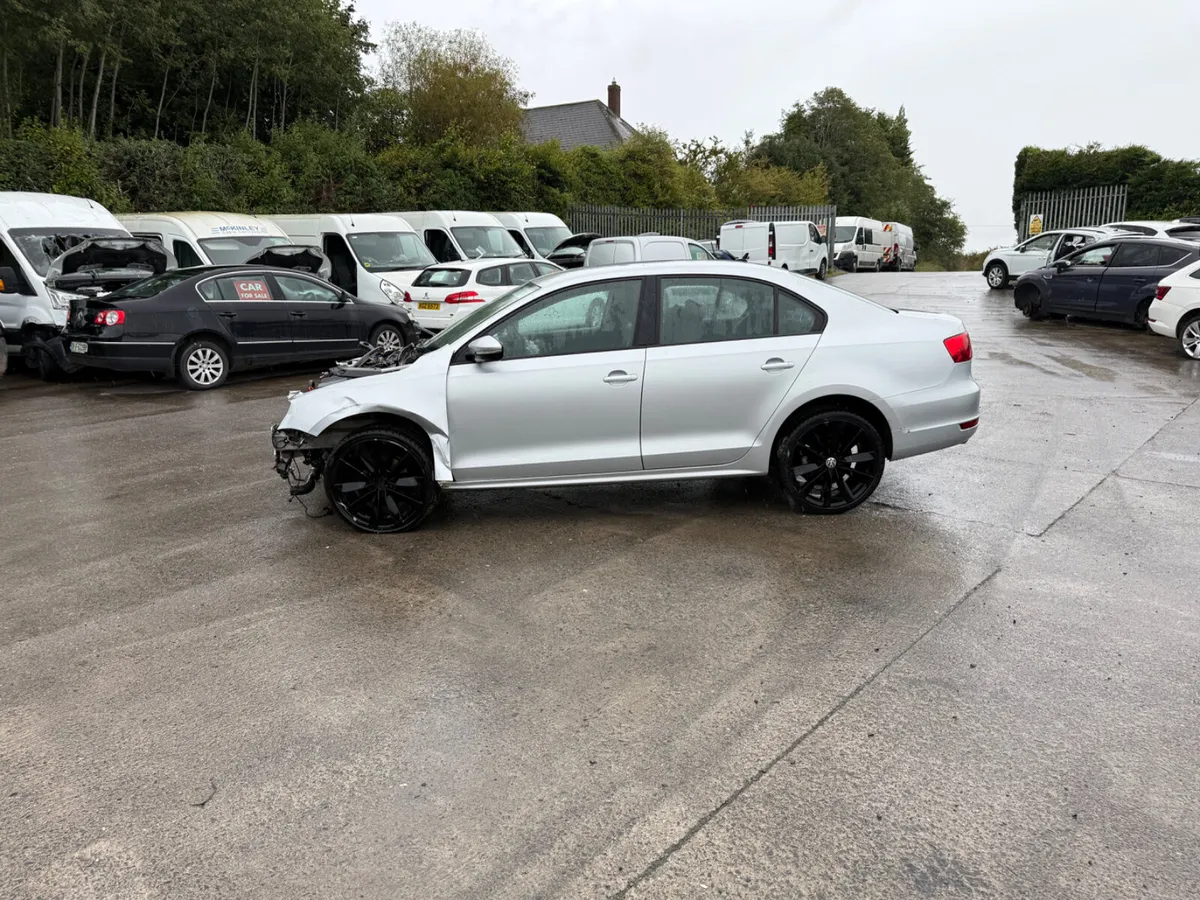2013 VW JETTA 1.6 TDI SE Blue Motion - Image 2