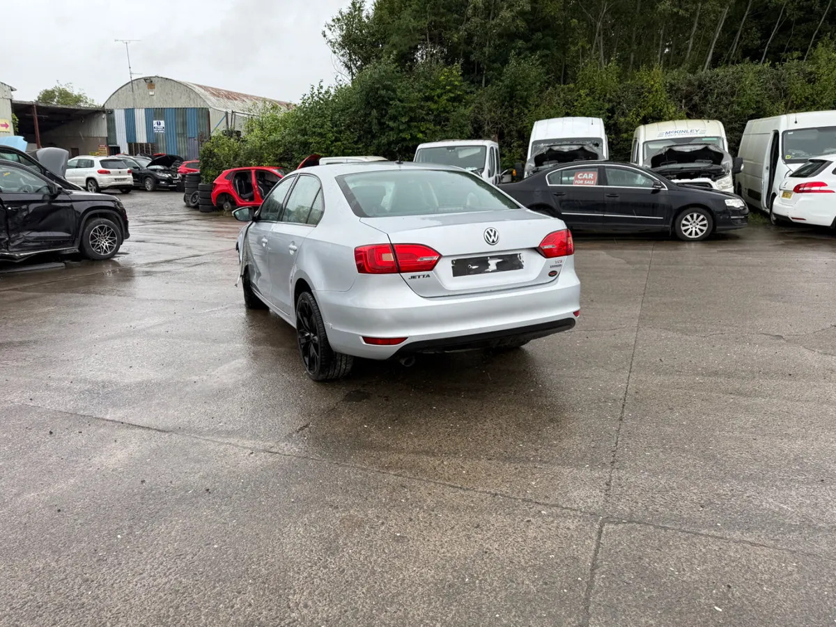 2013 VW JETTA 1.6 TDI SE Blue Motion - Image 4