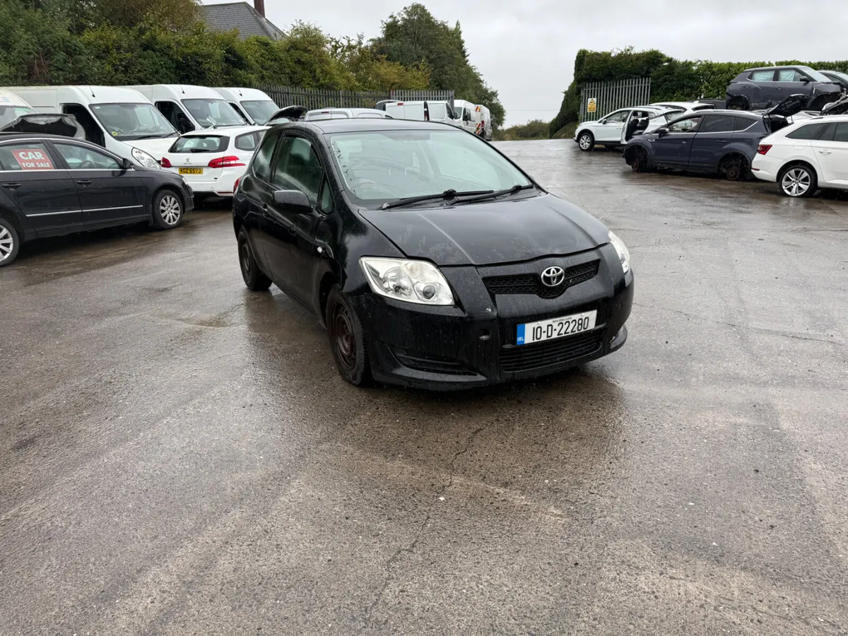 2010 Toyota Auris 1.4 VVTI Terra 3DR - Image 1