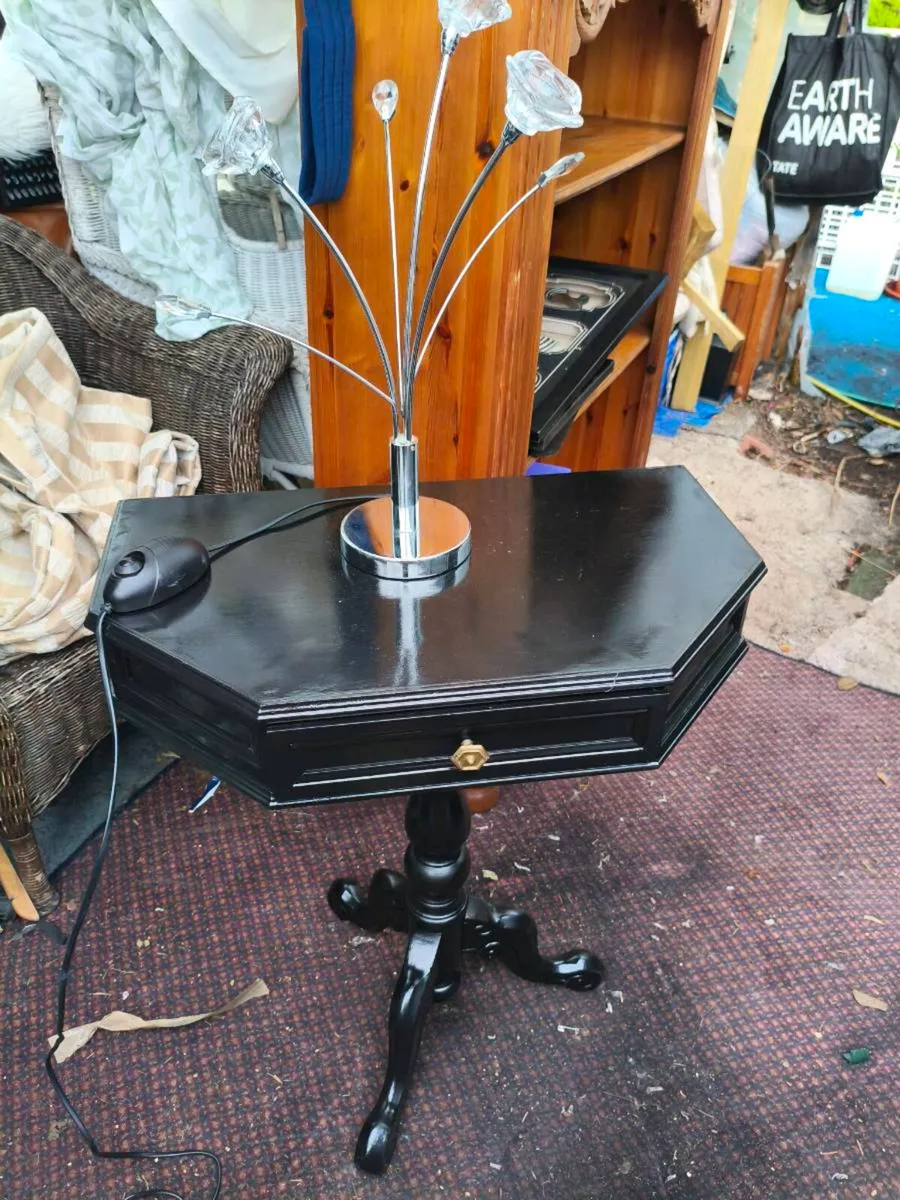 Lovely table lamp, turns up down on dimmer,new - Image 2