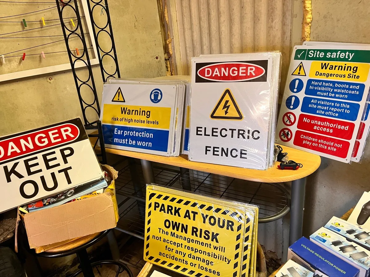 Large metal signs - Image 1