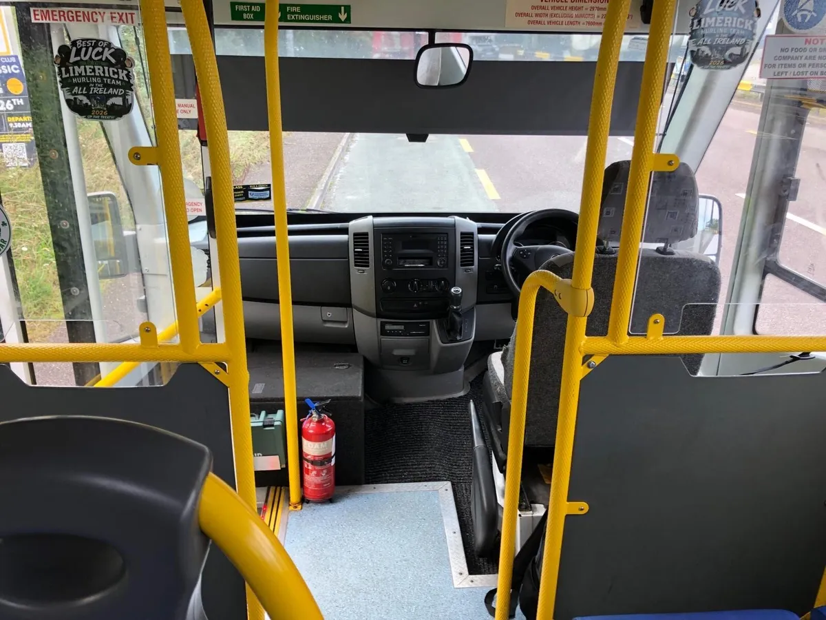 Buses & coaches - Image 3