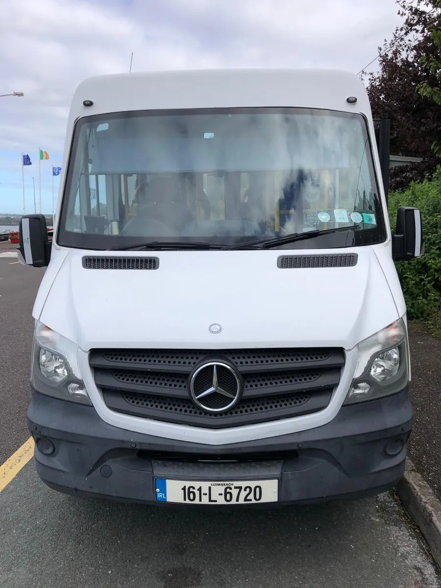 Buses & coaches - Image 1