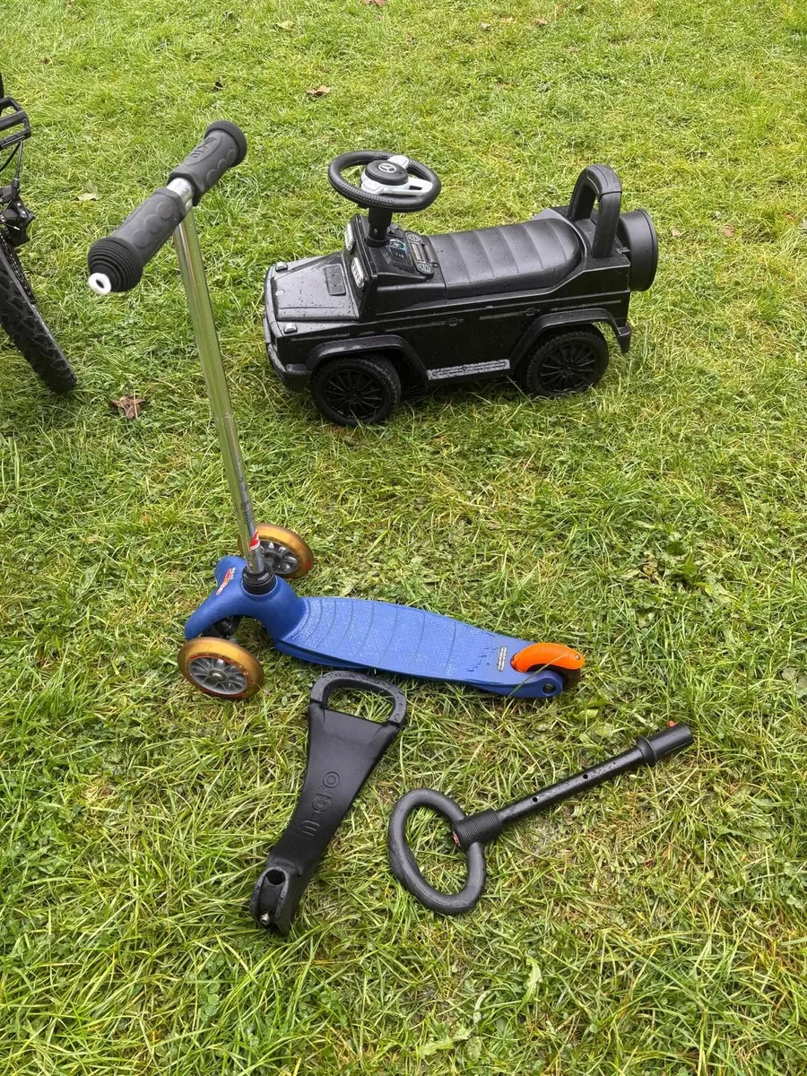 Minimicro Scooter+car toy with added lights