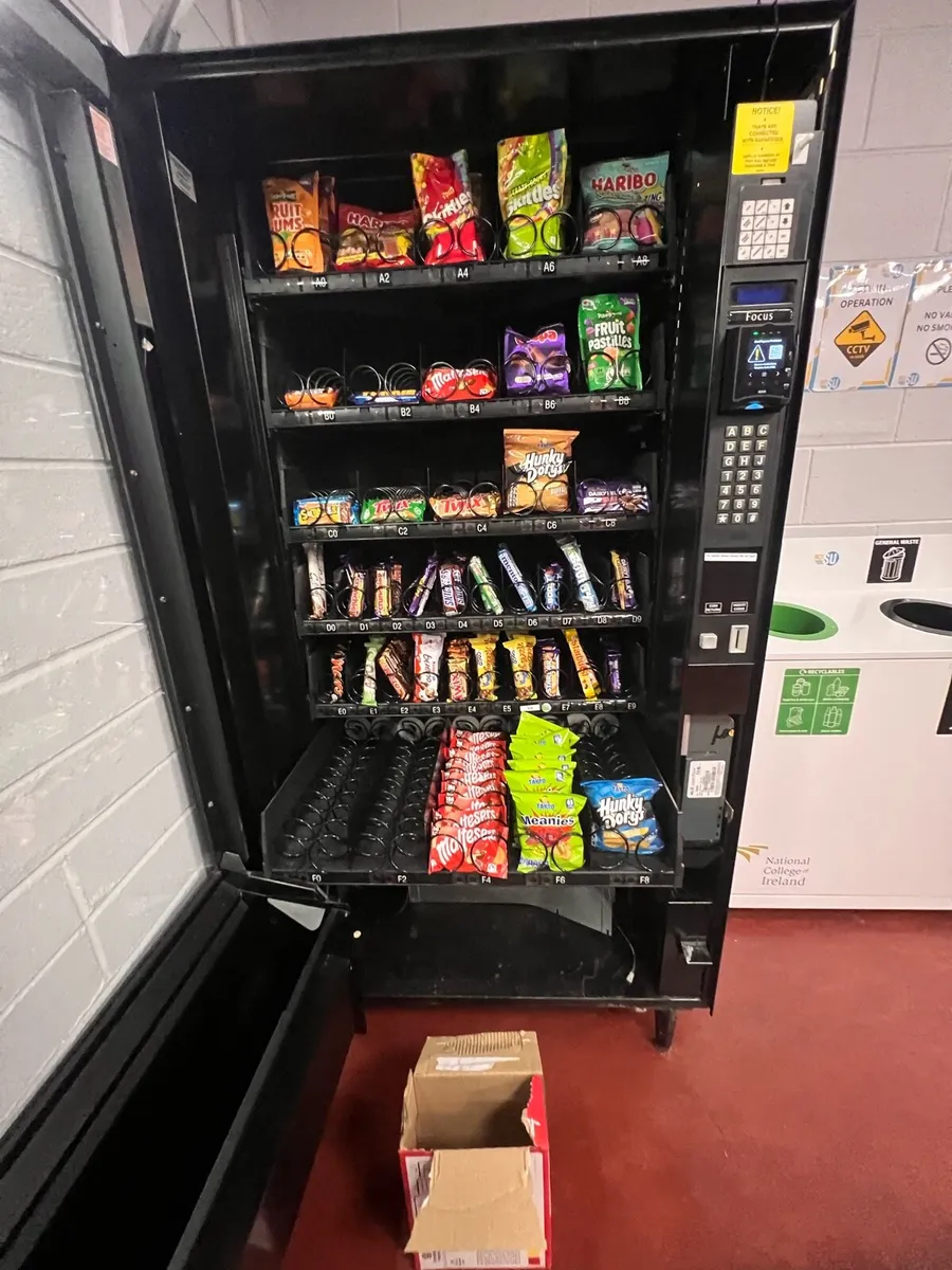 Dixie narco 457 vending machine - Image 2