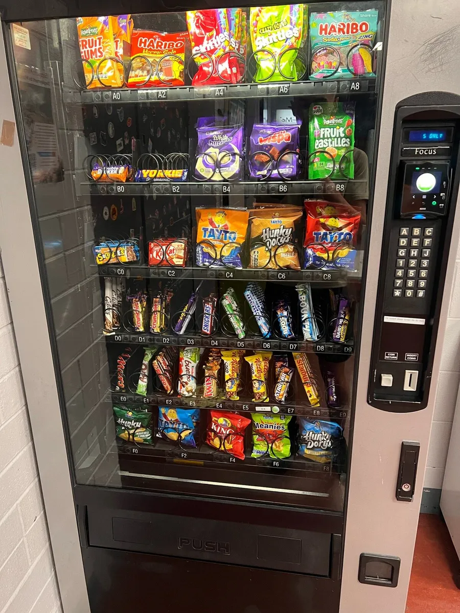 Dixie narco 457 vending machine - Image 1